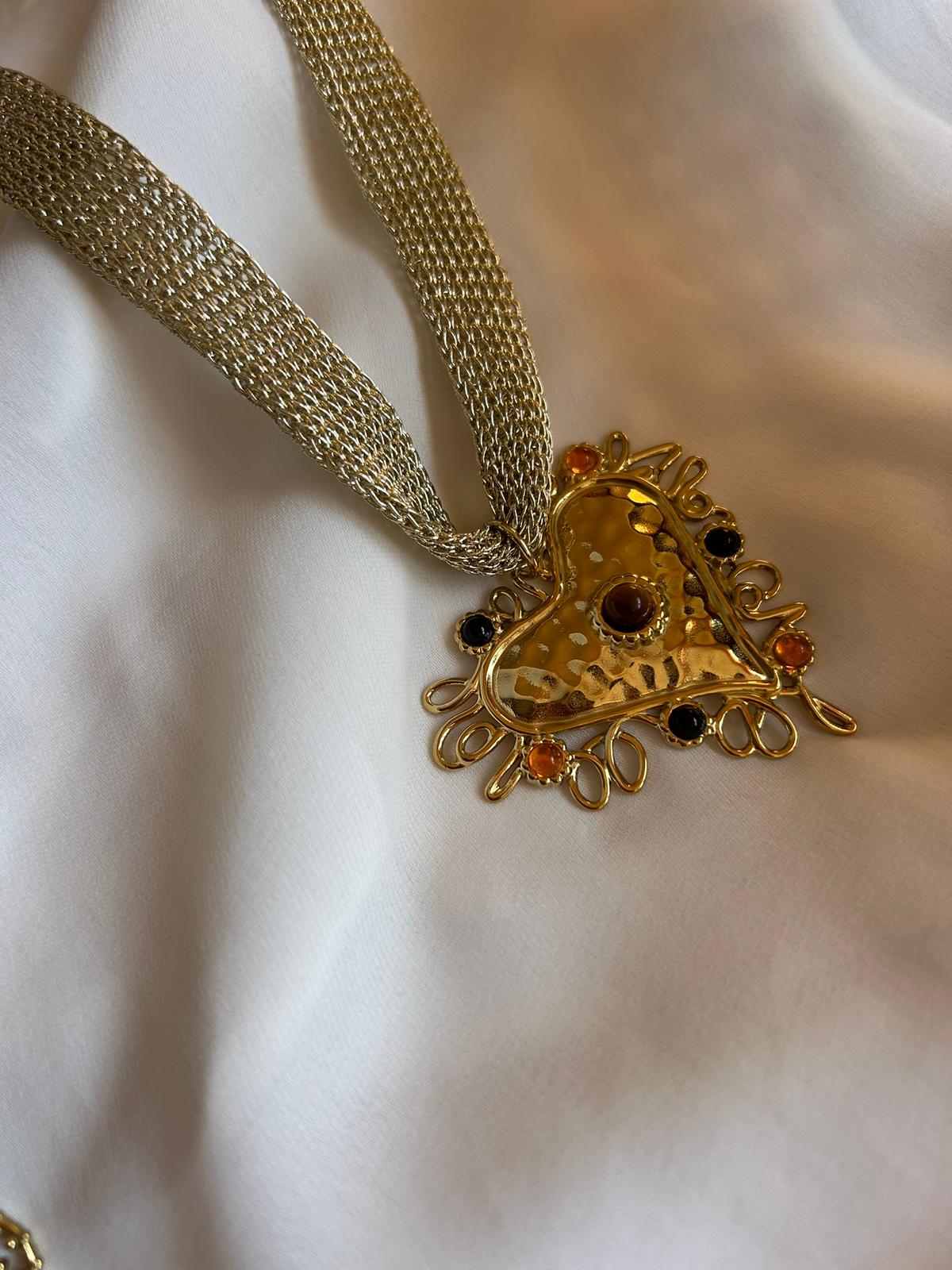 AMOR DOURADO